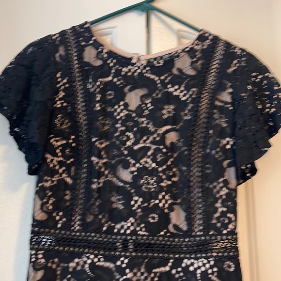 Size small, black lace with tan lining, worn once to a school dance - Picture 1 of 7
